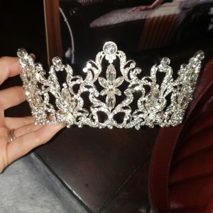 Lucky Collections crown